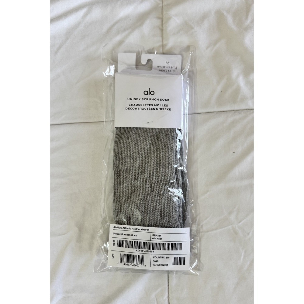 New Alo Yoga Crew Socks Heather Gray Medium Regular Solid Pattern Scrunch Unisex
